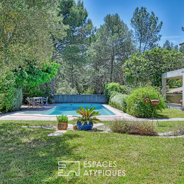 ARCHITECT-DESIGNED VILLA IN DOMINANT POSITION
