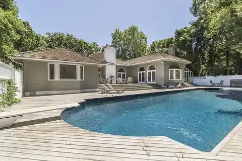 Newly Renovated Hansom Hills Property for Rent