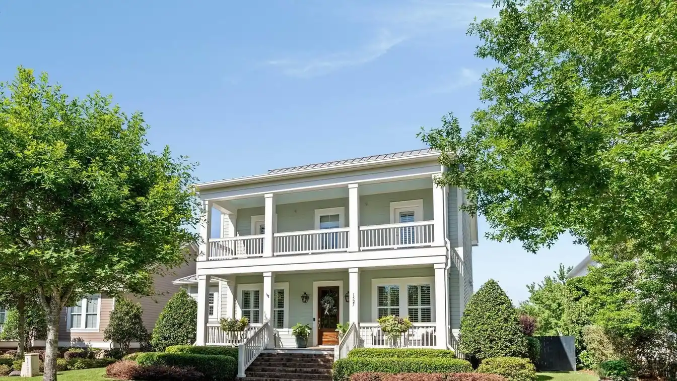 Updated Daniel Island Beauty with Dream Yard