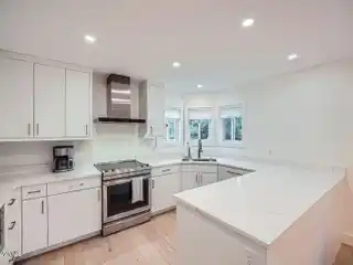 Beautifully Remodeled End-Unit Townhome
