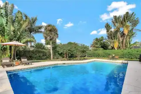 Charming Home Centrally Located in Big Cypress