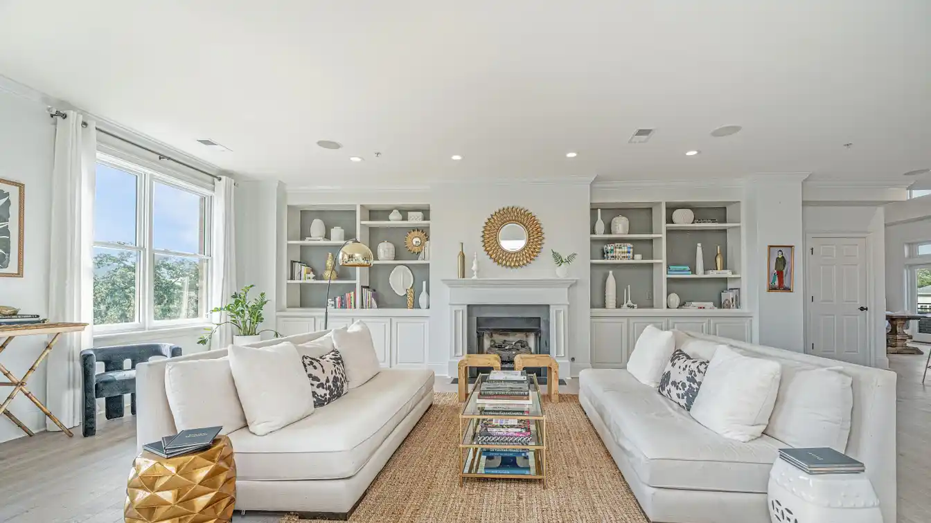 Luxury Penthouse in the Heart of Downtown Daniel Island