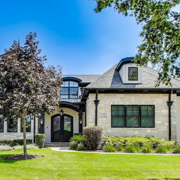 TRUE MASTERPIECE IN ARLINGTON HEIGHTS