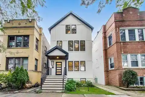 Elegant Multi-Level Home in Prime Chicago Location