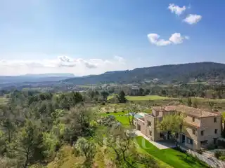 Peaceful Luxury Property with Commanding Views