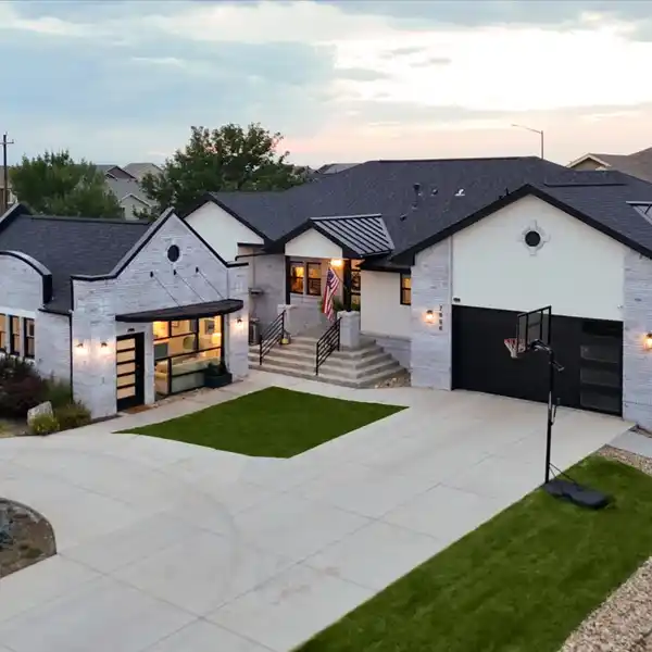 MULTIGENERATIONAL HOME WITH HOT TUB RETREAT