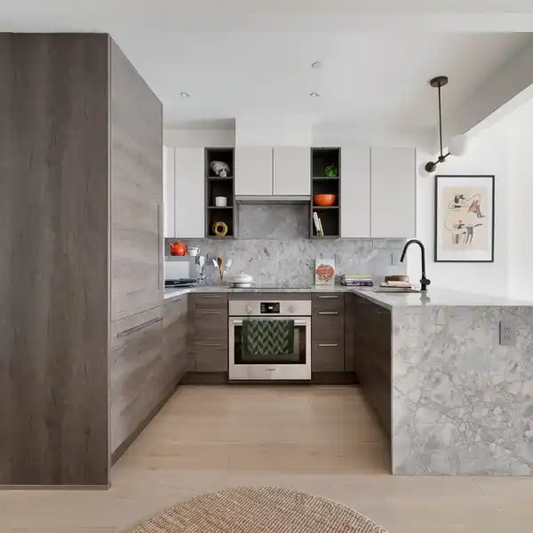 STYLISH DUPLEX IN A BOUTIQUE BUILDING