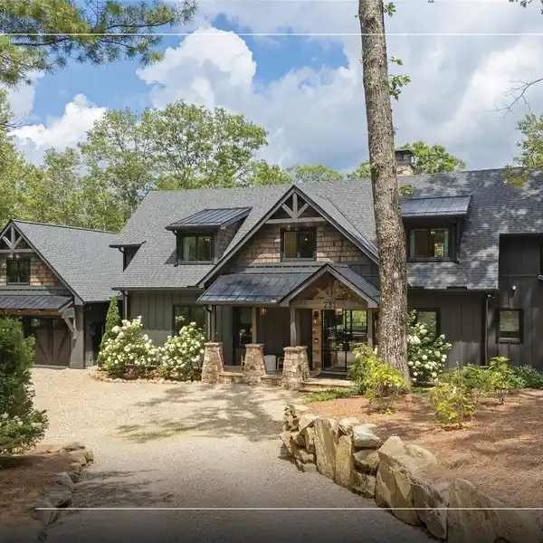REFINED MOUNTAIN RETREAT IN CEDAR HILL