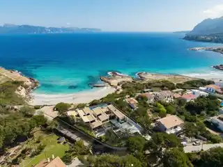 Stunning Front Line Luxury Villa with Direct Beach Access