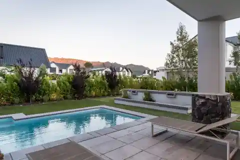 Sophisticated Comfort in Scenic Val De Vie