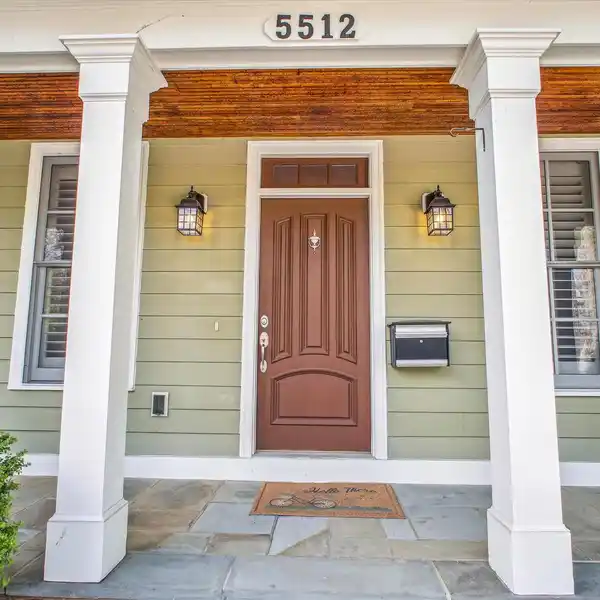 EXCEPTIONAL COLONIAL RESIDENCE