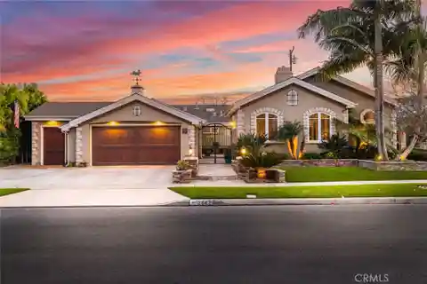 Exquisite Pool Home