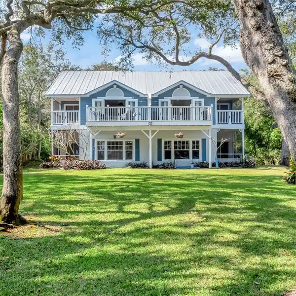 VERSATILE PROPERTY IN SOUGHT-AFTER LOCATION