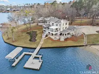 Breathtaking Lakefront Home
