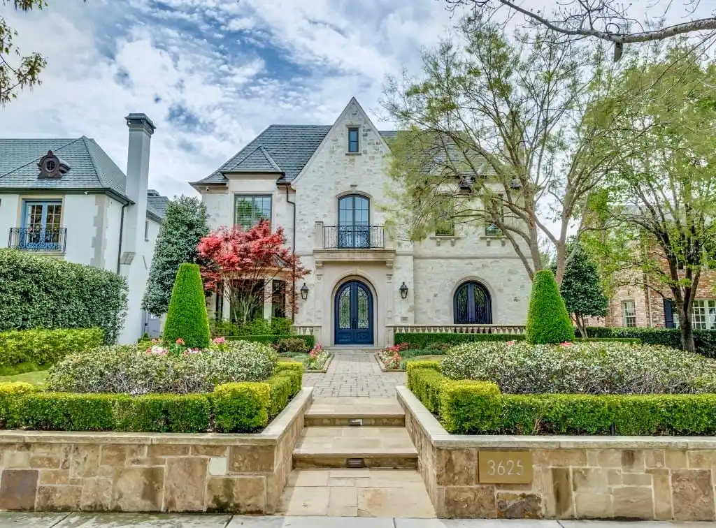 Modern Luxury with Tranquil Living