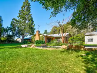 Peaceful 15-acre Ranch