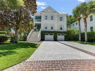Charleston-Style Charm Meets Modern Luxury