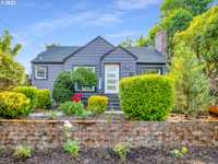FANTASTIC INVESTMENT HOME IN NORTHEAST PORTLAND