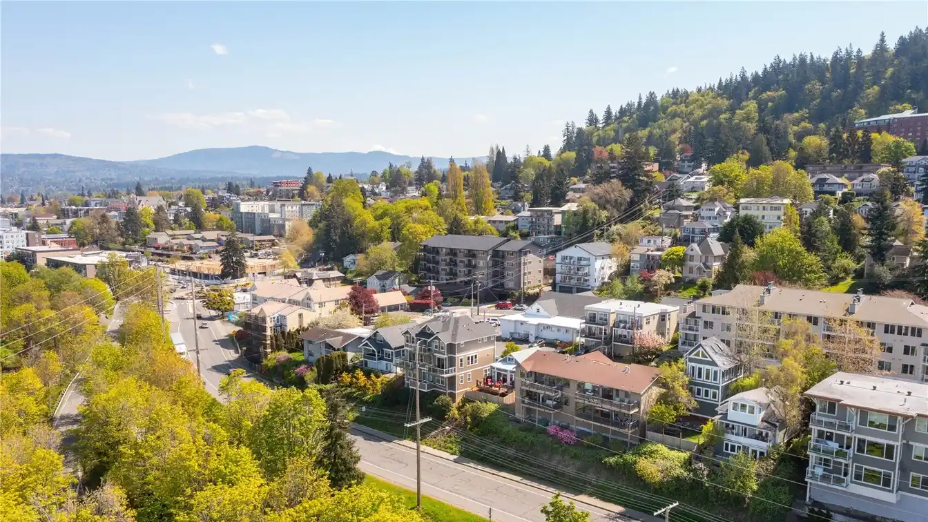 Beautifully Updated South Hill Home