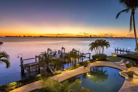 Epitome of Luxury Living on the Sarasota Bay