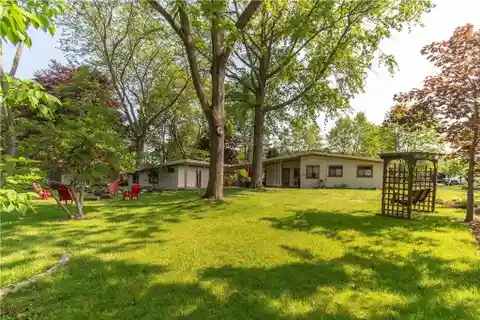 Mid-Century Modern Gem
