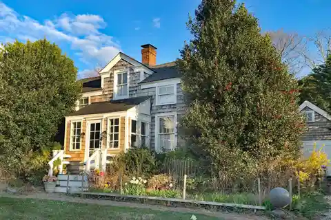 Classic Cedar Shingle Cottage