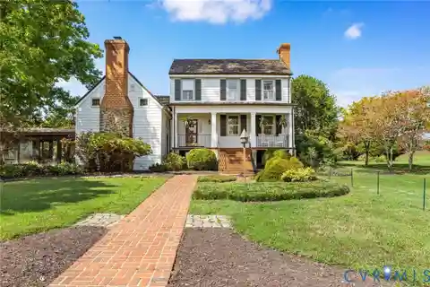 Historic Estate Blends Heritage with Luxe Acreage