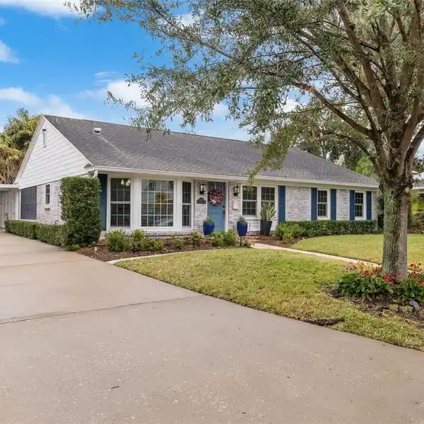 COZY HOME IN EXCLUSIVE CULBREATH BAYOU