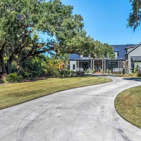 SERENE MARSHFRONT HAVEN WITH ELEGANT OUTDOOR LIVING