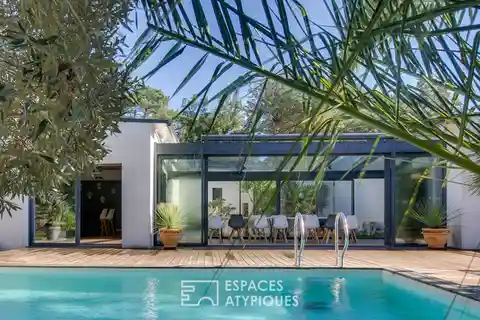 Architect-Designed Villa in a Calm and Green Environment