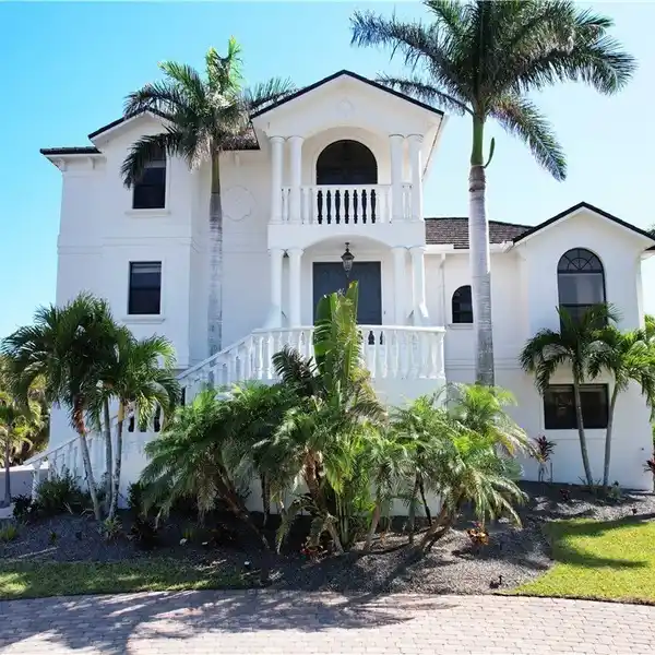 RECENTLY REMODELED CUSTOM LUXURY ESTATE HOME