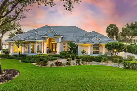 Contemporary Estate with Golf & Resort Amenities