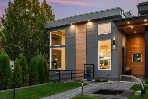 Luxury and Comfort in Coveted West of Market