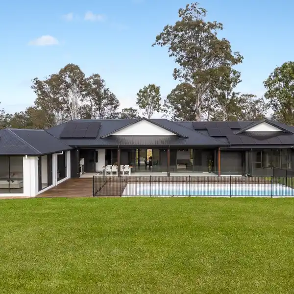 THE VERY LATEST IN LUXURIOUS LIVING