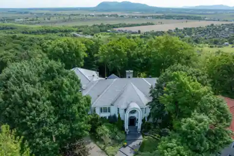 Executive Home Built at the Highest Point of Sommet-trinite