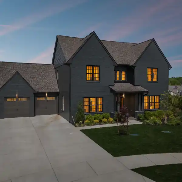 LUXURY AND FUNCTIONALITY ON A PEACEFUL CUL-DE-SAC