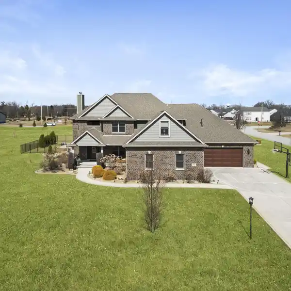 EXQUISITE ESTATE ON AN OVERSIZED LOT