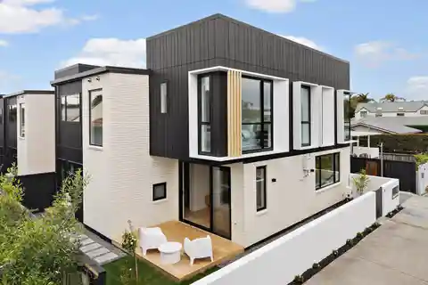 Architectural Harmony with Sunlit Cedar Elegance