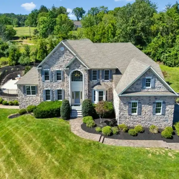 CRYSTAL GLENN COLONIAL WITH POOLSIDE PARADISE