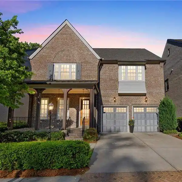 ARCHITECTURAL MASTERPIECE THAT EPITOMIZES MODERN ELEGANCE