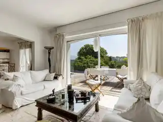 Stunning Residence in a Green Haven