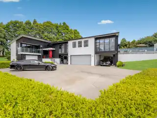 Spacious Modern Country Home