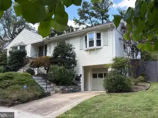 Newly Renovated Mid-Century Classic