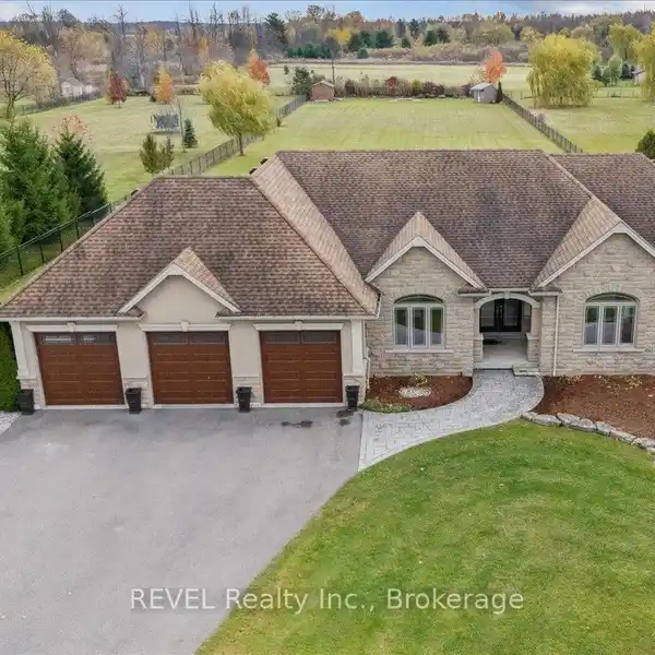 SPACIOUS COUNTRYSIDE HOME WITH RESORT-STYLE YARD