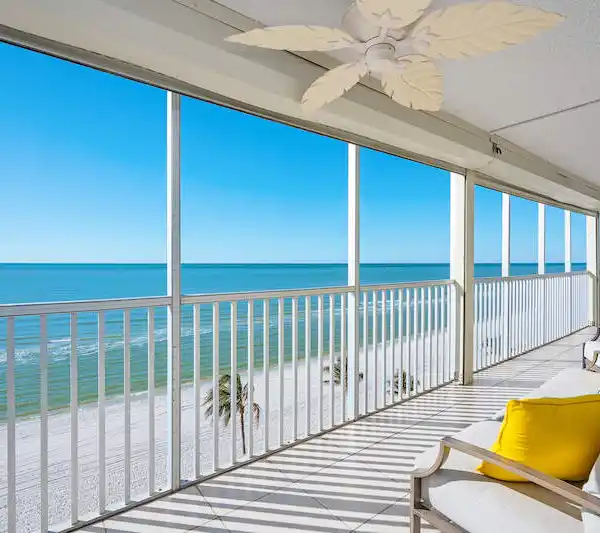 GULF-FRONT LUXURY CONDO WITH BREATHTAKING VIEWS