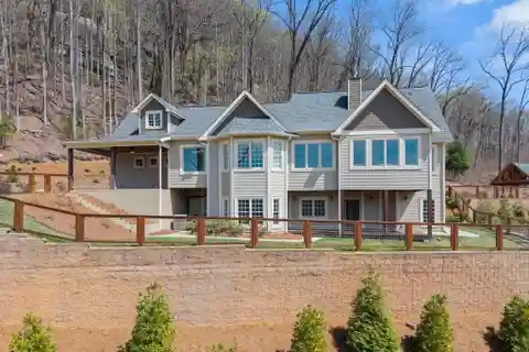 Breathtaking 16-Acre Homestead