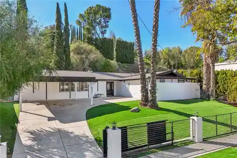 Beautifully Remodeled Woodland Hills Stunner