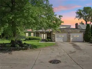 Mid-century Modern Home on the Cliffs of Lake Erie