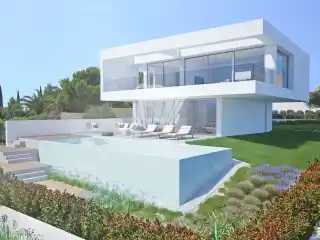 New Villa in a Quiet Area