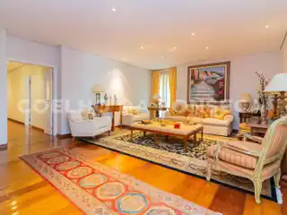 Beautiful Apartment in a Desirable Building